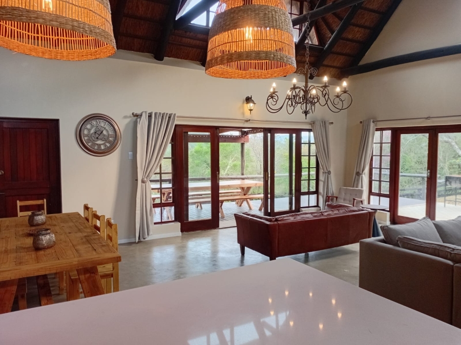 To Let 4 Bedroom Property for Rent in Cintsa East Eastern Cape